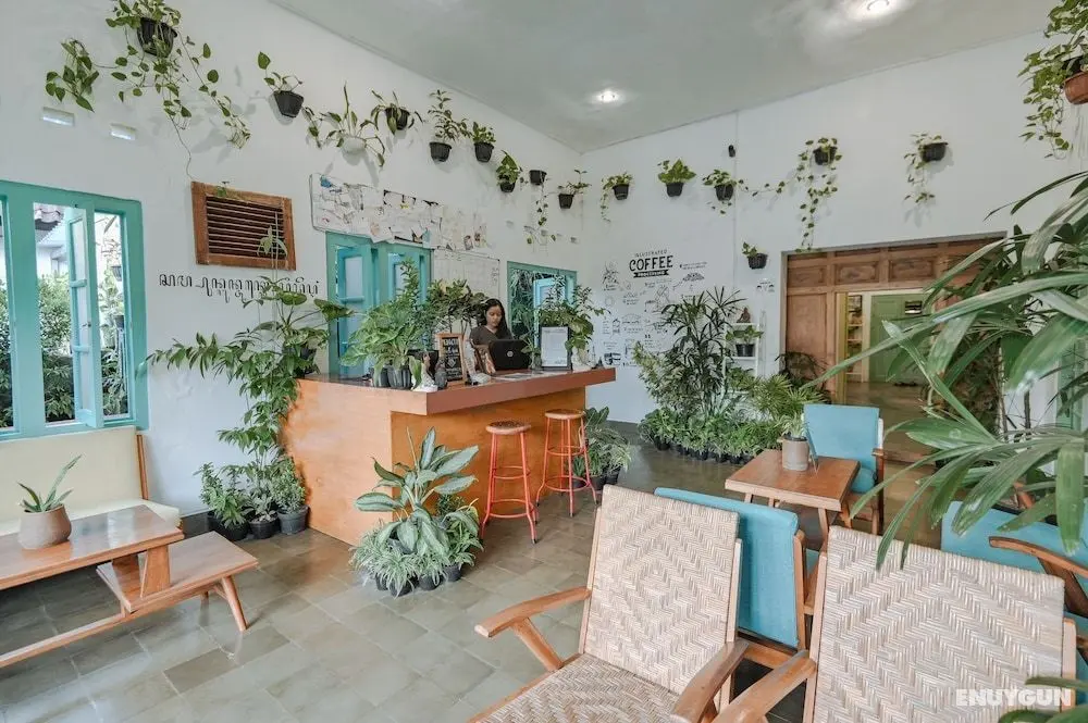Snooze Guesthouse Yogyakarta - Hostel - Lobi