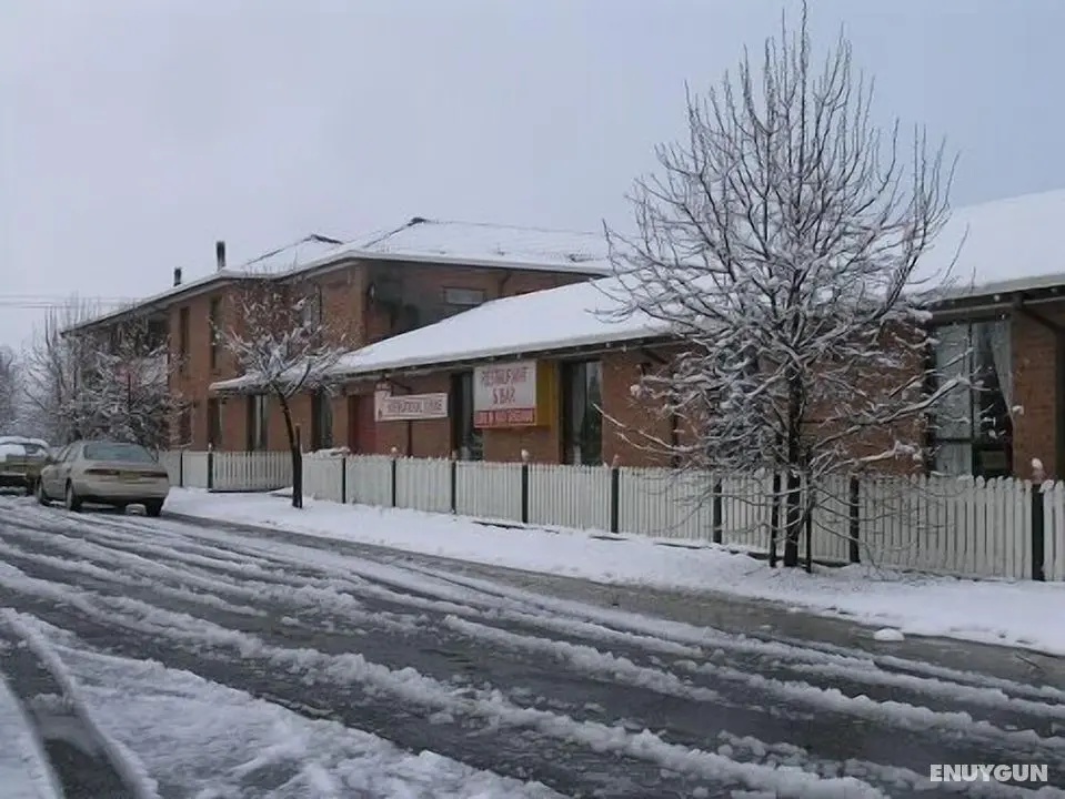 Snow Gate Motel and Apartments - Öne Çıkan Resim