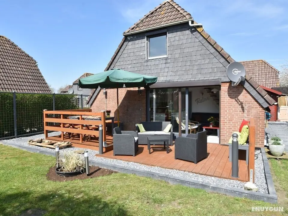 Snug Holiday Home in Herkingen with Hot Tub in Garden - Öne Çıkan Resim