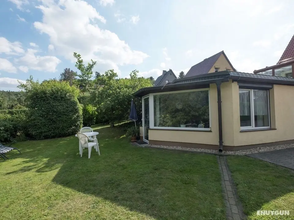 Snug Holiday Home in Quedlinburg near Forest - Dış Mekan