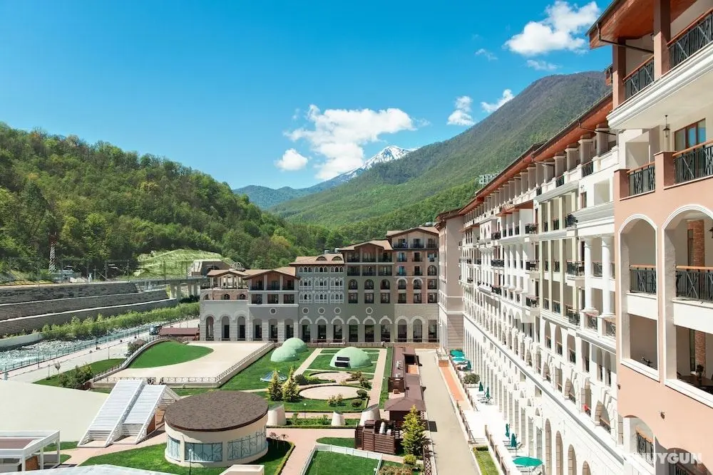 Sochi Marriott Krasnaya Polyana Hotel - Dış Mekan