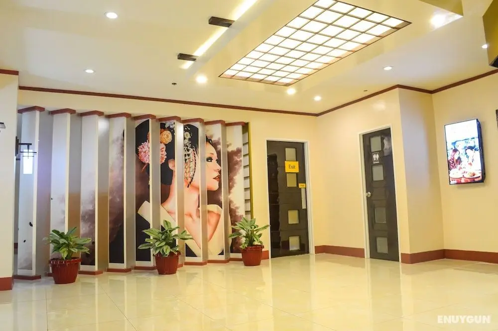 Hotel Sogo LRT Monumento Station - Öne Çıkan Resim