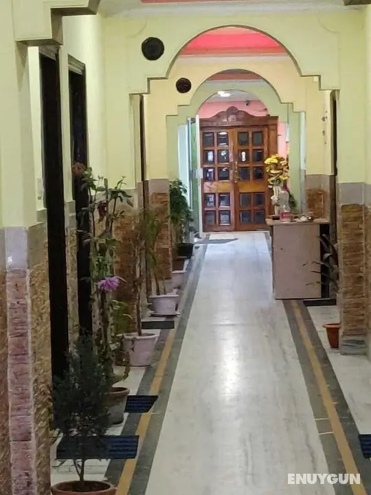 Hotel Somraj Regency - Lobi