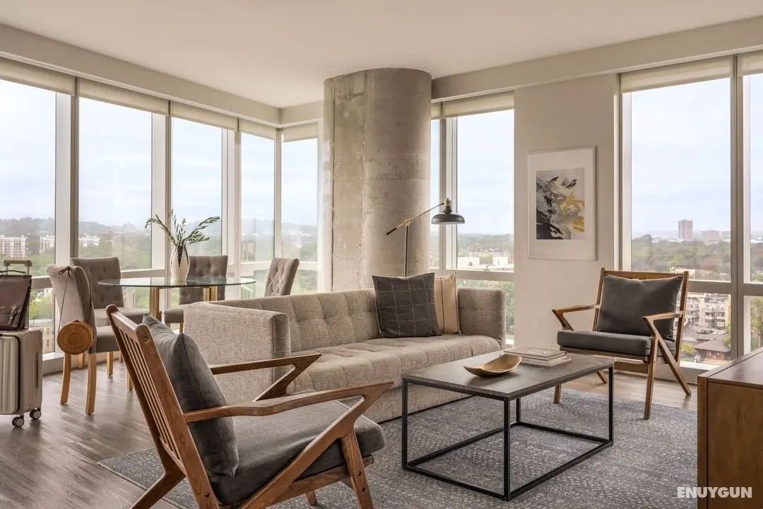 Sonder at Pierce Boston - Öne Çıkan Resim