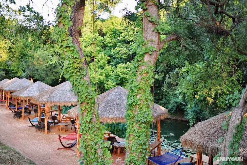 Son's Rio Cibolo - Glamping Cabin J - Dış Mekan