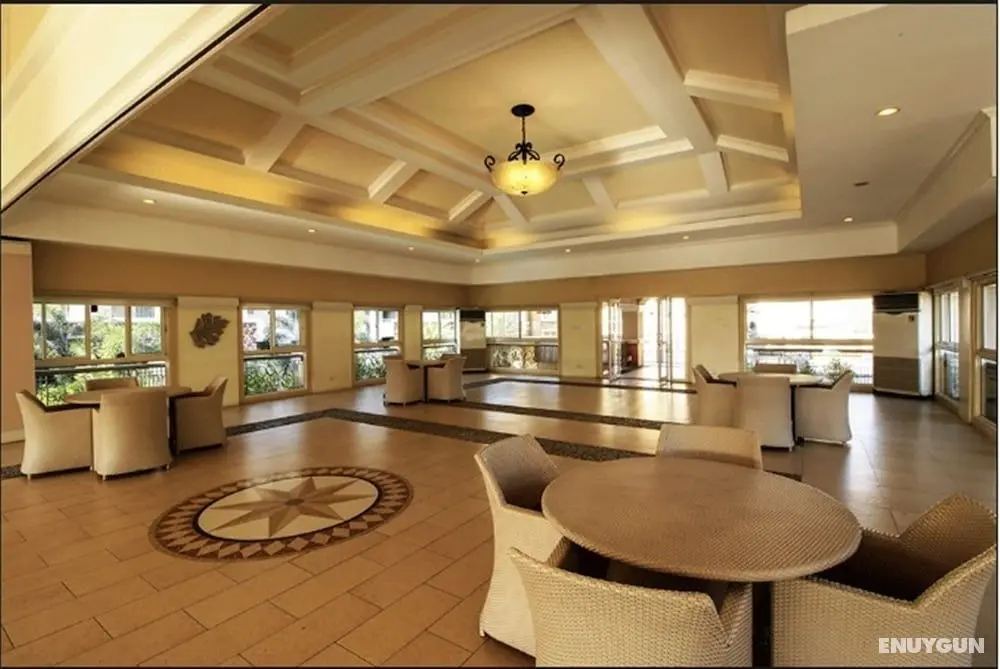 Sorrento 2BR Apartment - Lobi