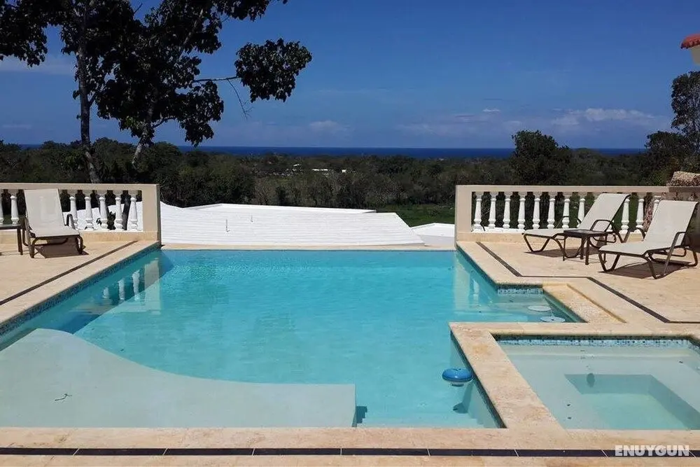 Sosua Villa Tropical Retreat With Ocean Views - Havuz