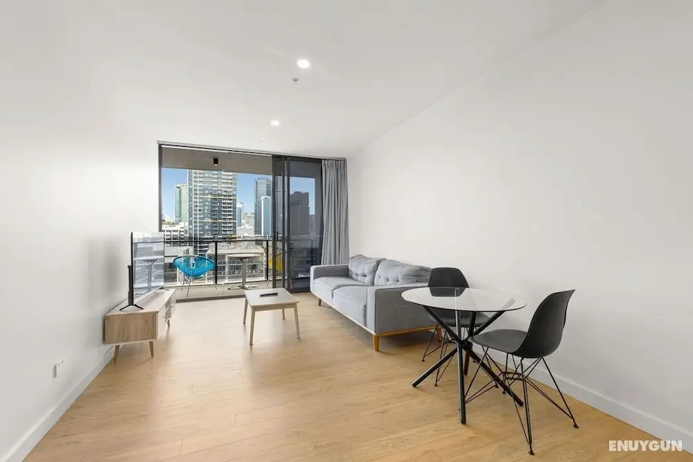 South Brisbane 2 Bedrooms Apartment with Free Parking by KozyGuru - Öne Çıkan Resim