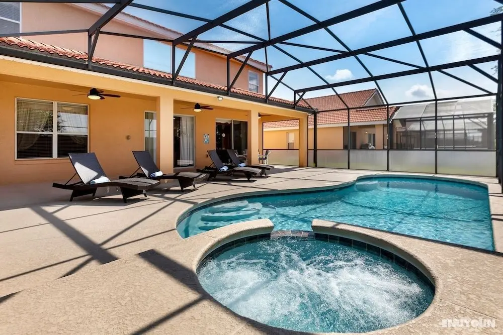 South Facing Pool, Spa & Games Room - Oda