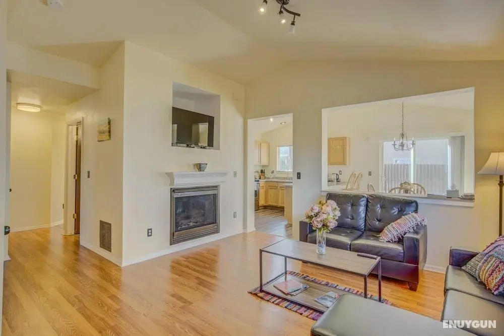 South Side COS Ft Carson Value Stay Dogs OK - Oda