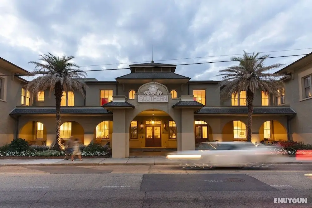 The Southern Hotel - Öne Çıkan Resim