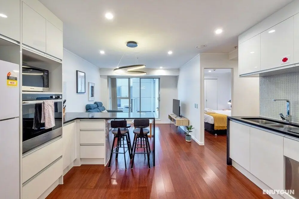 Spacious 2 Bedroom CBD Apt - Öne Çıkan Resim