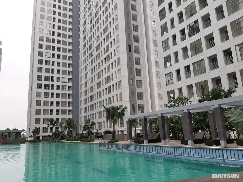 Spacious 2Br Apartment At M-Town Residence - Havuz