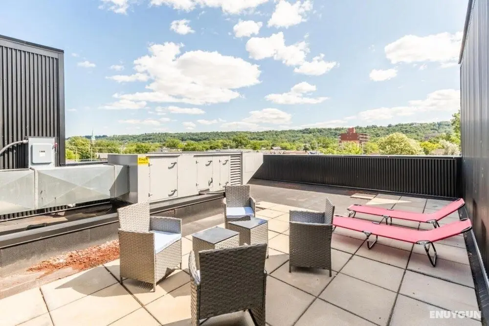 Spacious 2Br Dundurn Loft Rooftop Terrace Parking Gym - Oda