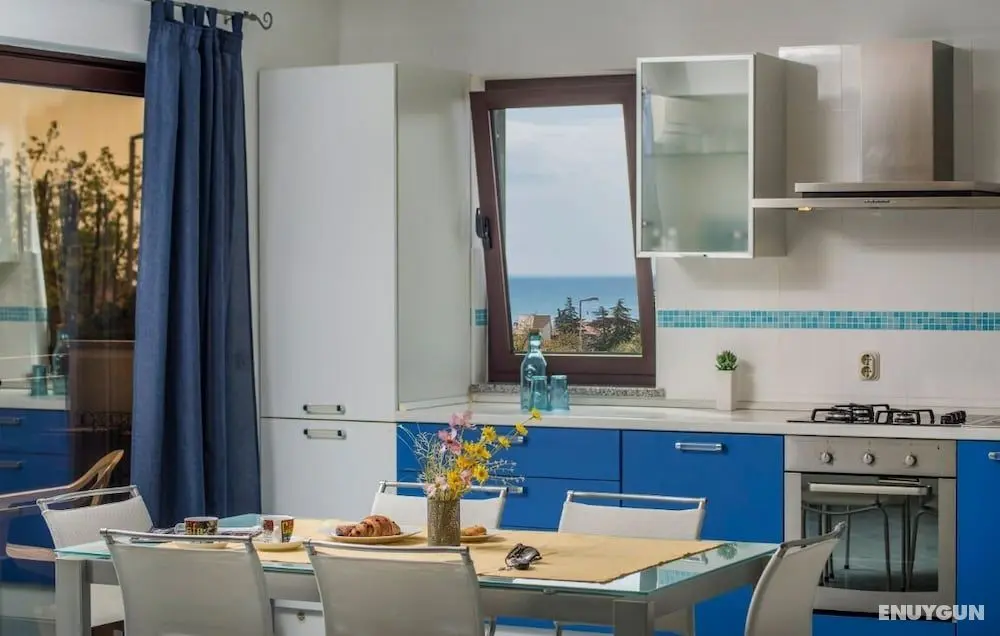 Spacious 3bdr Sea View Apartment Next to the Beach - Öne Çıkan Resim