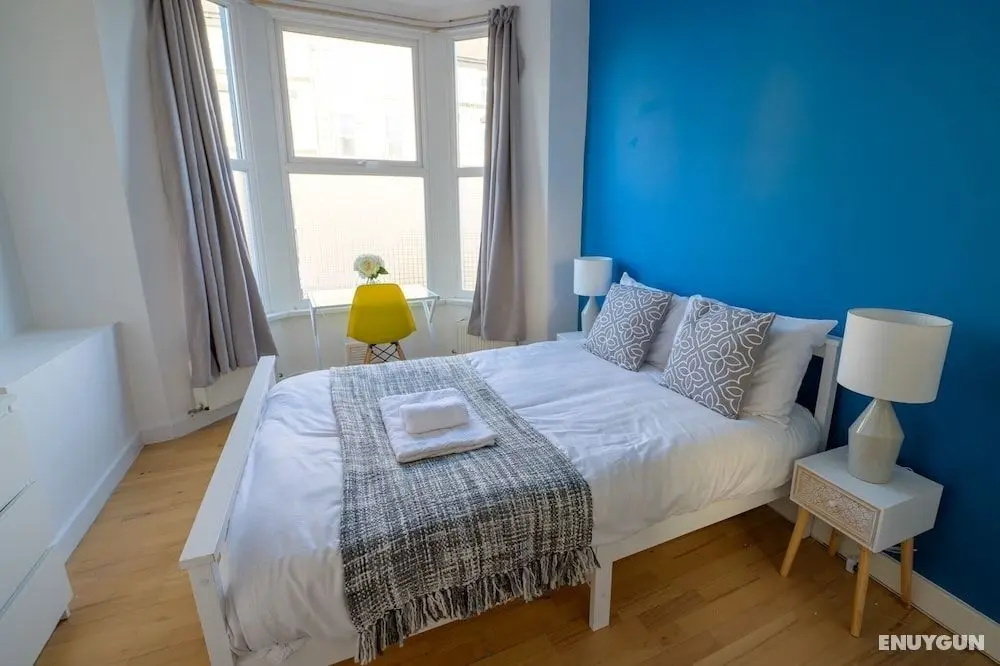 Spacious 5 Bed House, Perfect for Groups, Great Location - Öne Çıkan Resim