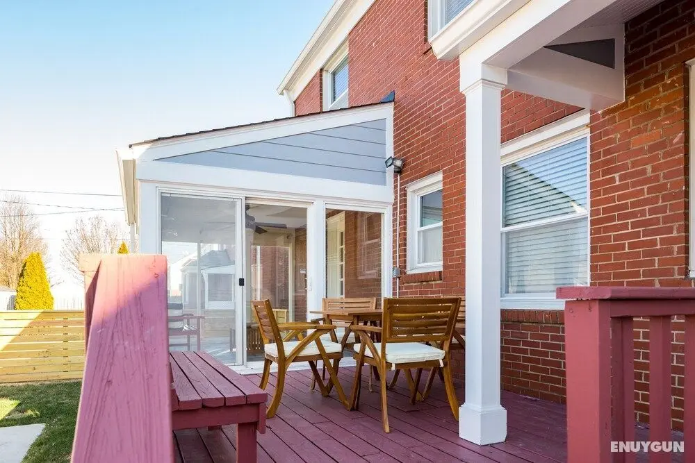 Spacious 6BR /2.5 Bath in Highlands! - Oda Düzeni