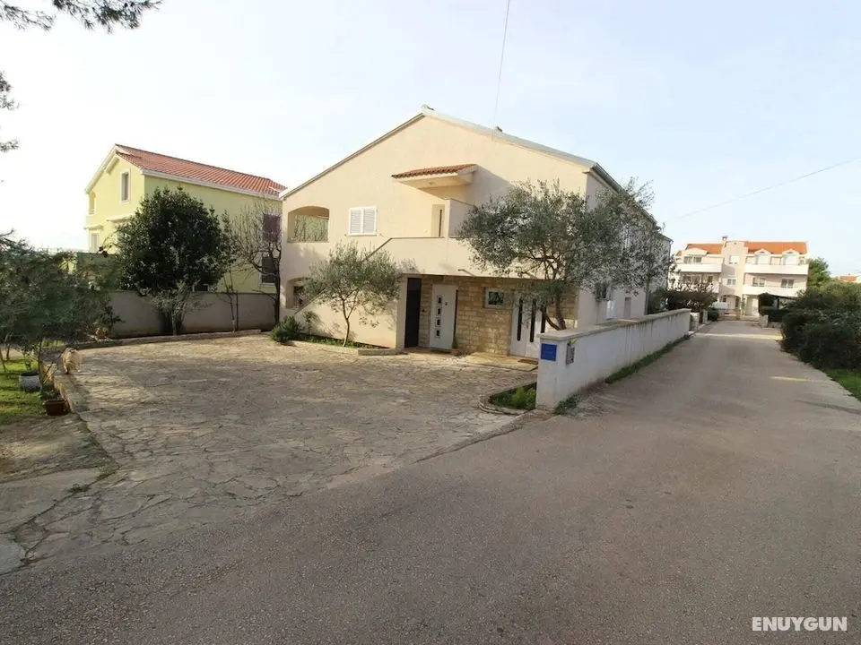 Spacious Apartment With Garden in Zadar - Öne Çıkan Resim