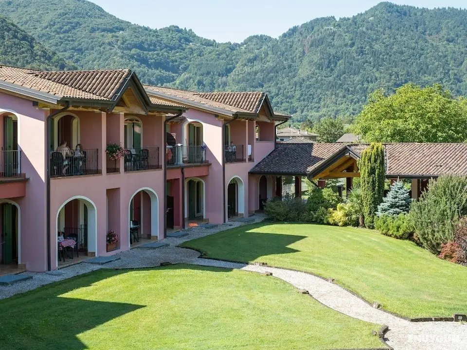 Spacious Apartment in Idro With Shared Pool - Dış Mekan
