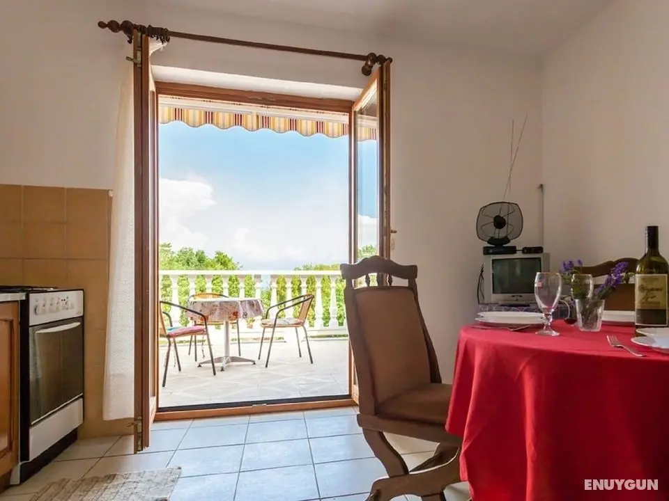 Spacious Apartment in Malinska With Terrace - Öne Çıkan Resim