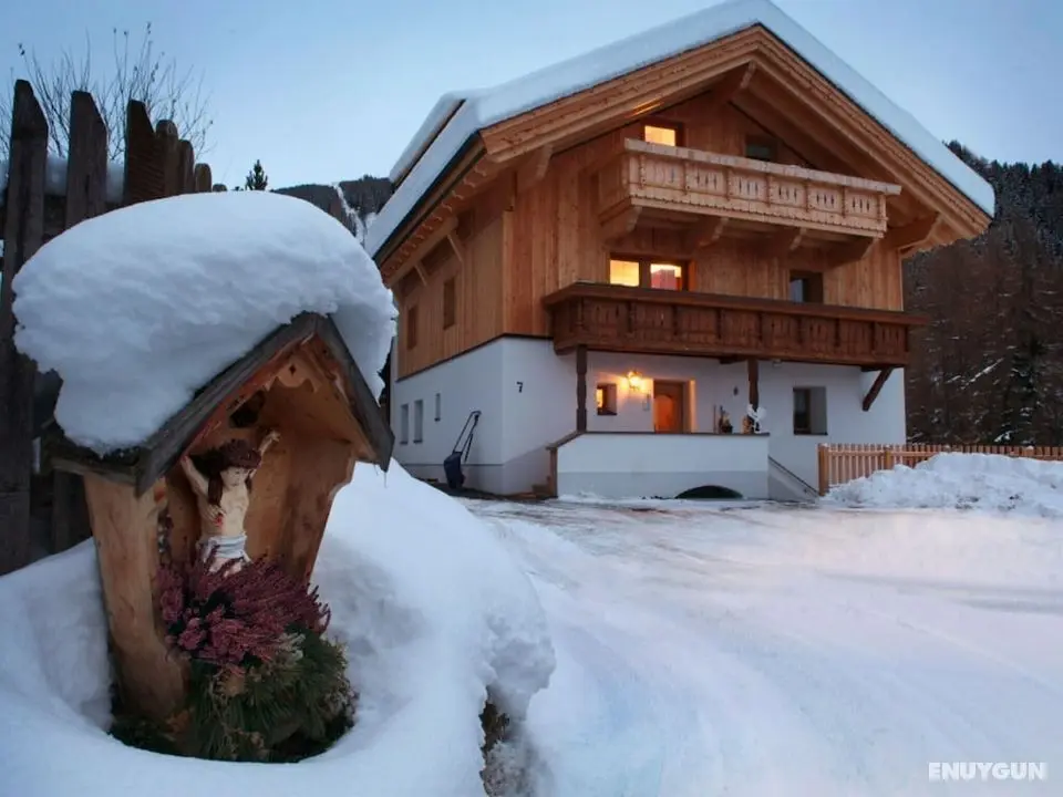 Spacious Apartment near Ski Area in Fendels - Öne Çıkan Resim