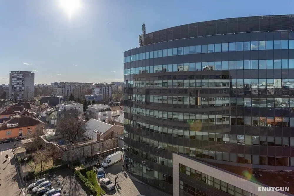 Spacious Apartment in Radnička Business Zone - Dış Mekan