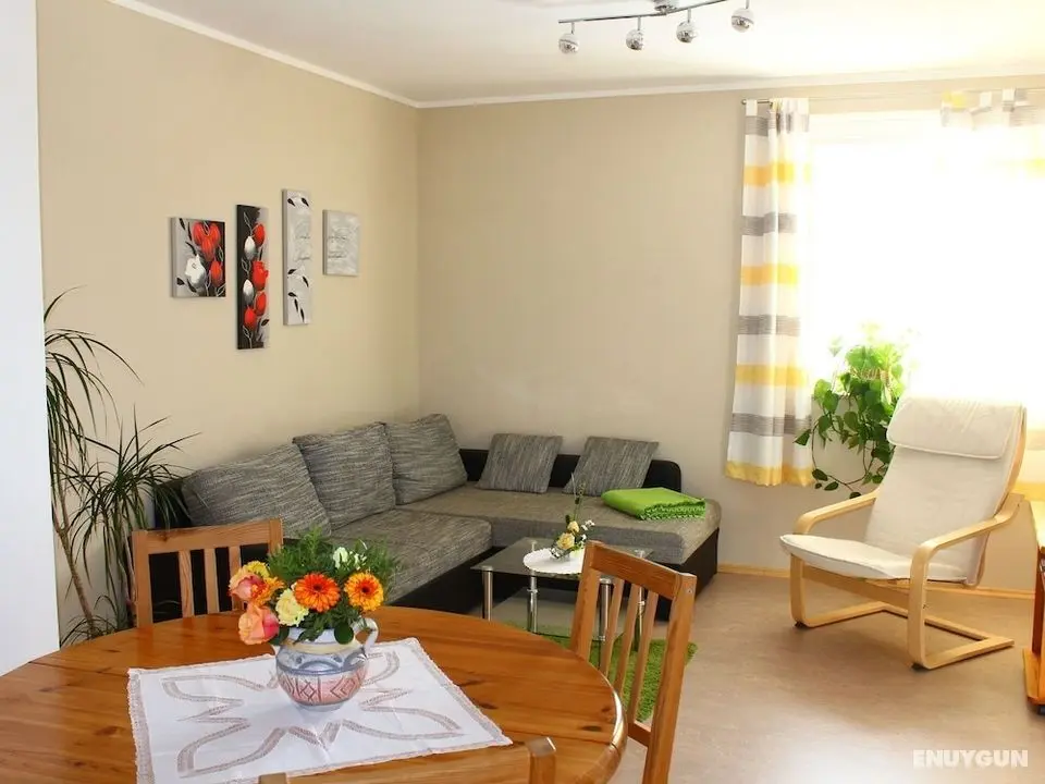 Spacious Apartment in Weißig With Garden - Öne Çıkan Resim