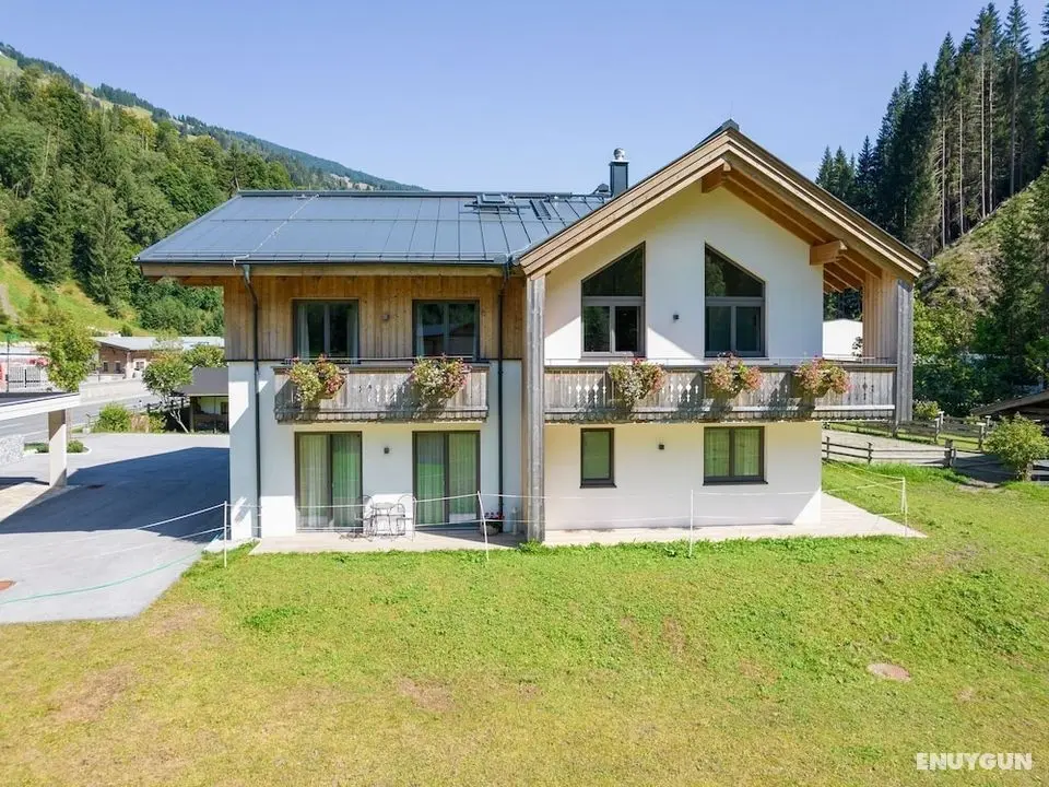 Spacious Chalet With Sauna in Saalbach-hinterglemm - Öne Çıkan Resim