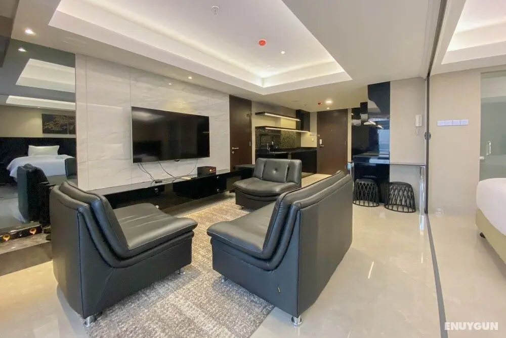 Spacious Combined Studio Apartment At Warhol (W/R) Residence - Oda