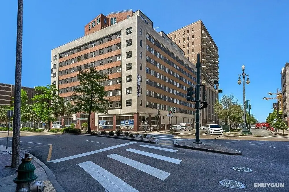 Spacious Condo near Local Favorite Spots - Öne Çıkan Resim
