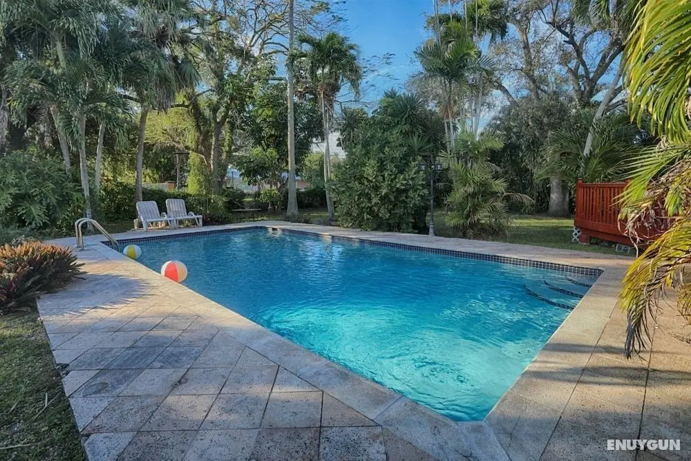 Spacious & Conveniently Located Miami Airport Home - Öne Çıkan Resim