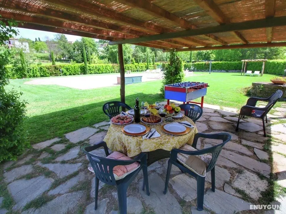 Spacious Cottage in Lucignano With Garden - Oda Düzeni