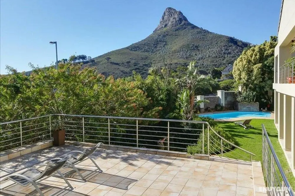 Spacious Family Home With sea Views Private Pool and Garden 100 Geneva - Oda
