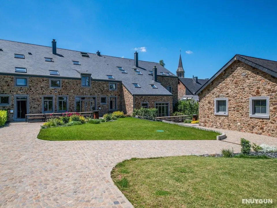 Spacious Holiday Home in Bourseigne-neuve With Barbeque - Öne Çıkan Resim
