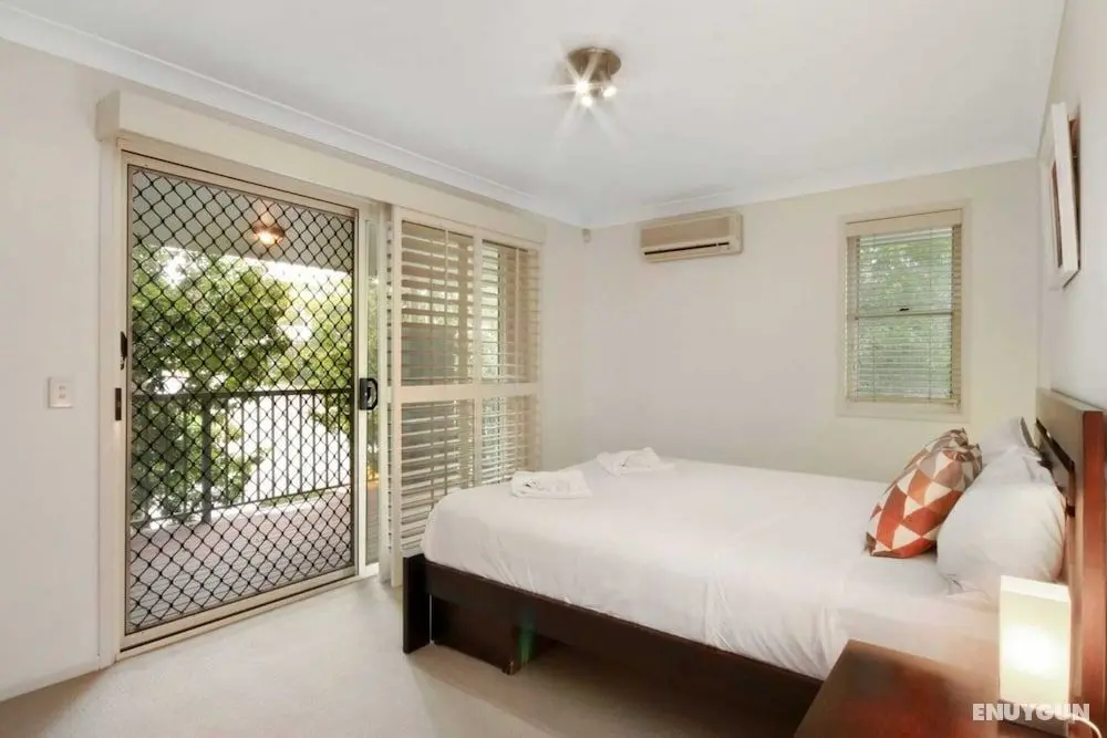 Spacious Inner South Townhouse Apartment Near to the CBD - Oda