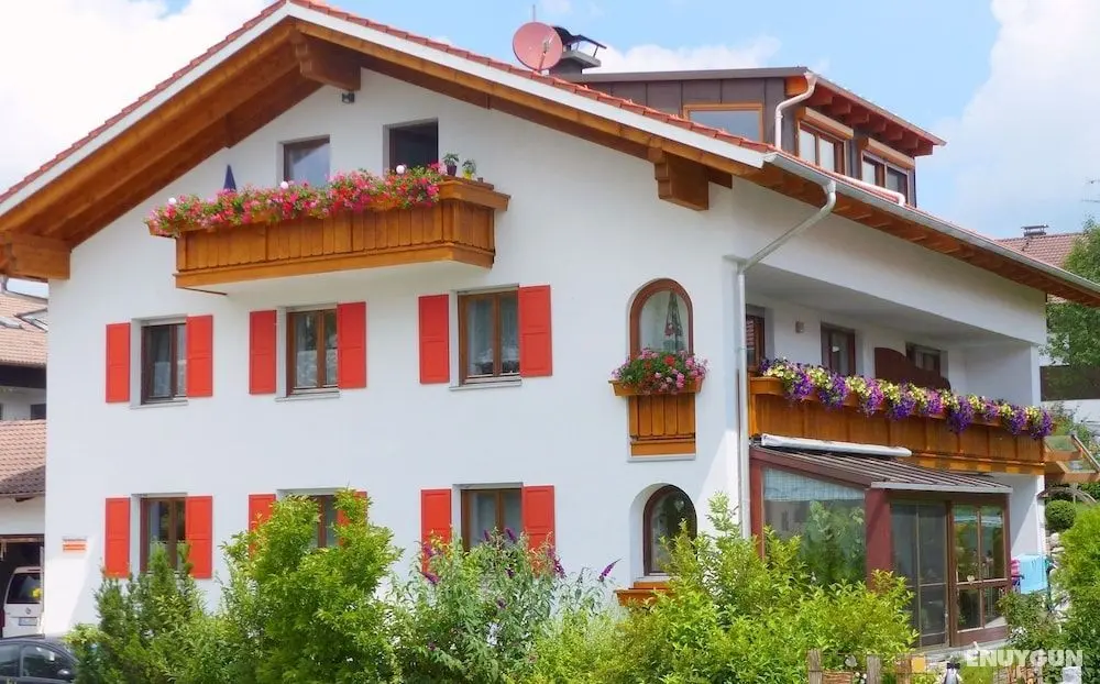 Spacious, Inviting Apartment Near Fussen in the Allgau Region in Bavaria - Öne Çıkan Resim