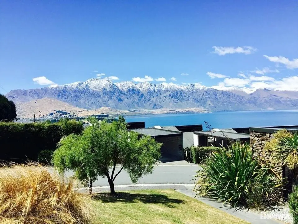 Spacious Lake View Alpine Townhouse Walk TO Town - Dış Mekan