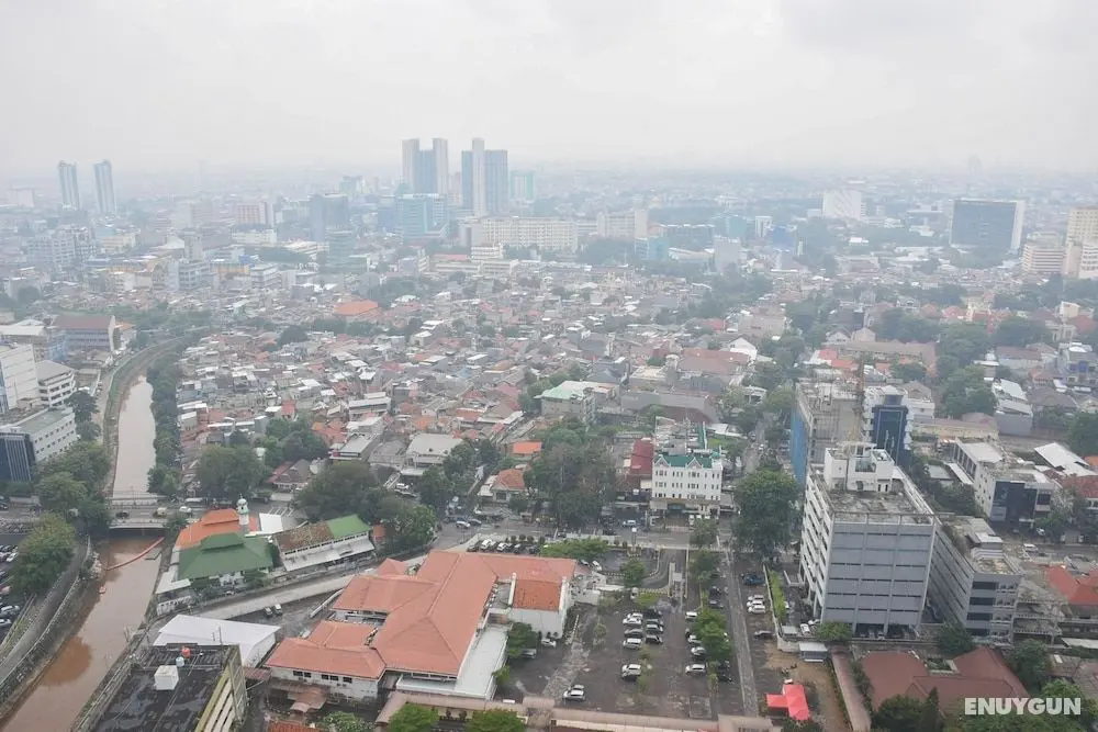 Spacious and Nice Studio at Menteng Park Apartment - Dış Mekan