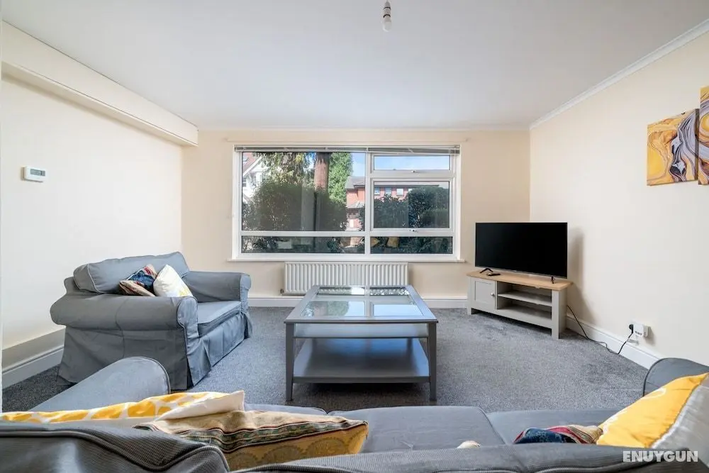Spacious Pet Friendly 2-bed Apartment in Redhill - Öne Çıkan Resim