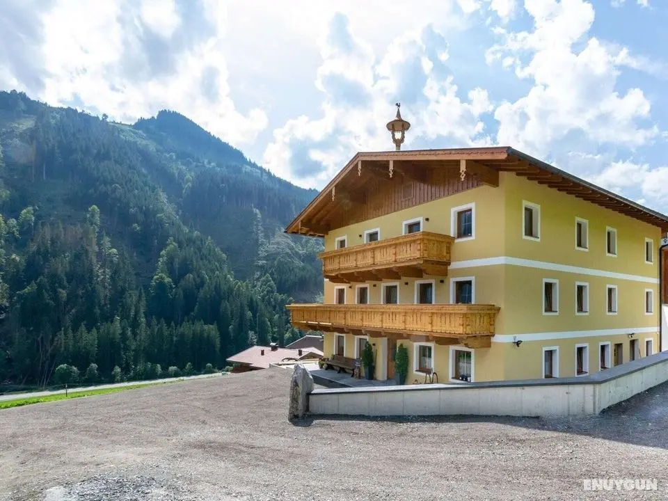 Spacious in Saalbach-hinterglemm With Ski Boot Heaters - Dış Mekan