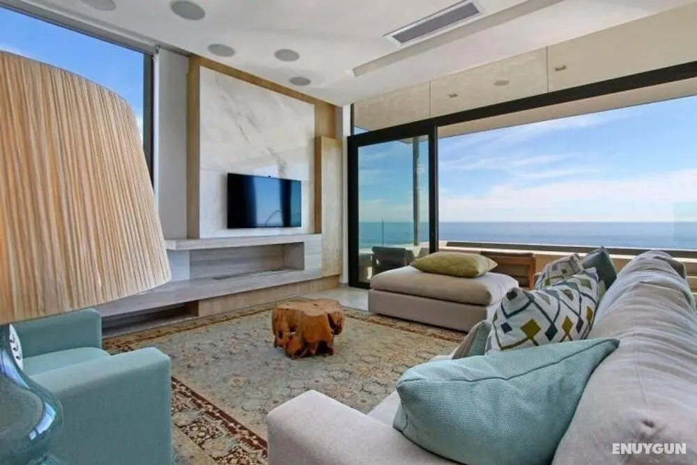 Spacious and Secure Holiday Home in Camps Bay With Ocean Views and Private Pool Hamaya - Öne Çıkan Resim