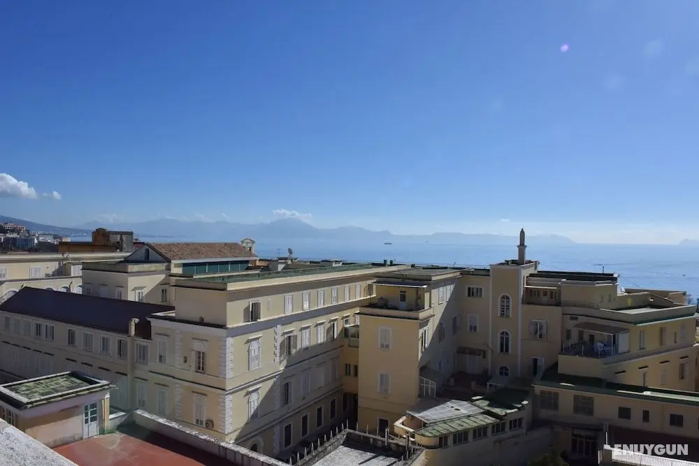 Specchio di Parthenope - Konum Öne Çıkanlar