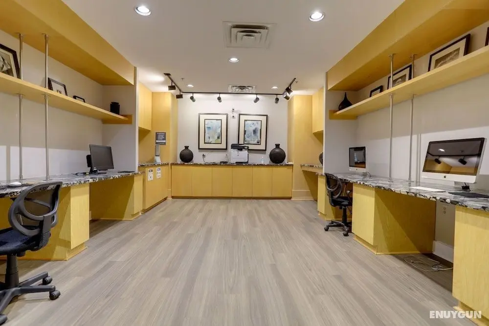 Spectacular 1 BR Condo at Ballston - Lobi