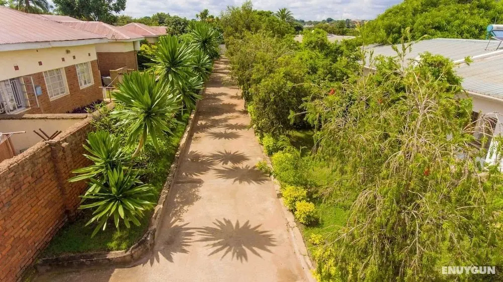 Spendwise Lodge and Apartments - Dış Mekanlar