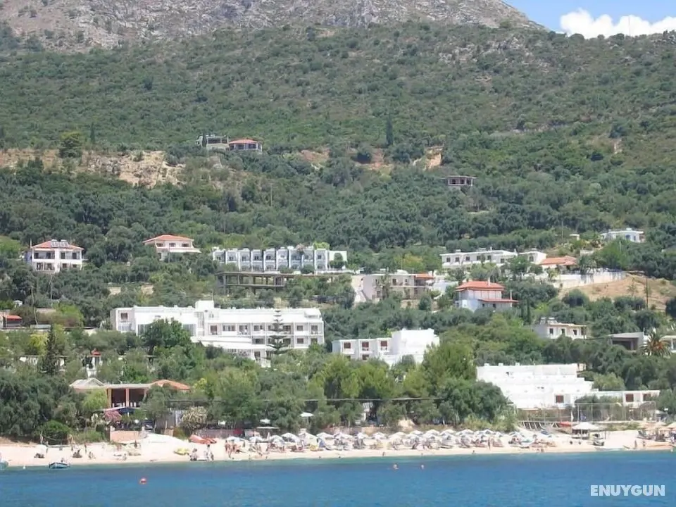 Spiros Studios - Dış Mekan