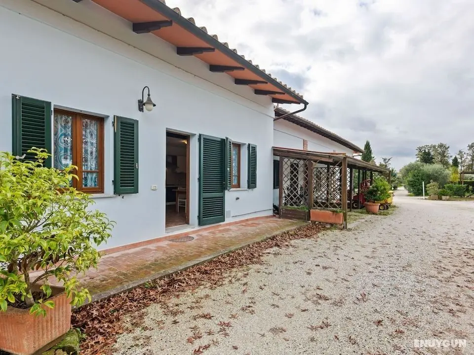 Splendid Apartment in Fucecchio With Garden - Dış Mekan