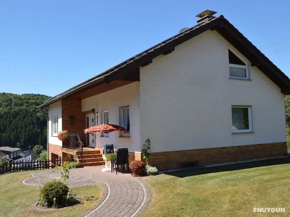 Splendid Holiday Home in Densborn With Terrace - Öne Çıkan Resim