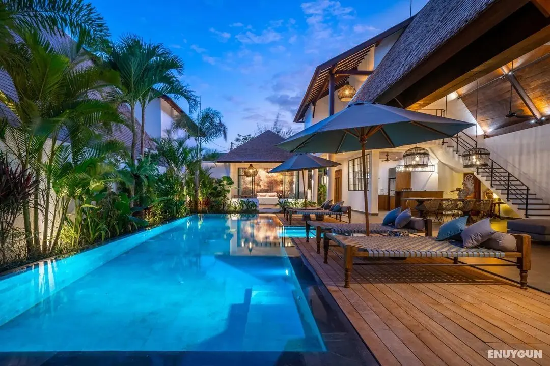 Splendid Private Villa, 4 BR, Canggu With Staff - Dış Mekan