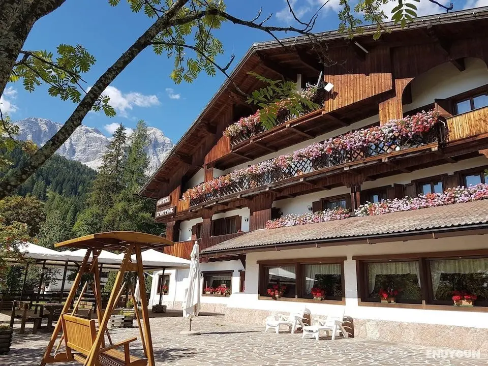 Hotel Sporting - Dış Mekanlar