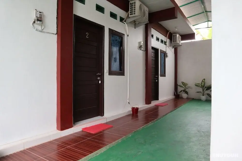 SPOT ON 1772 Hotel Penginapan Cemara Syariah - Dış Mekan